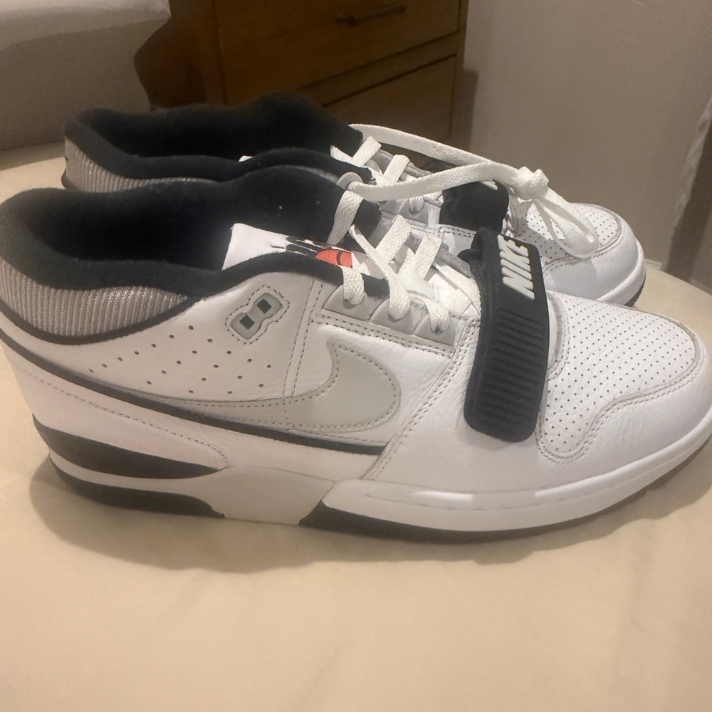 Nike Men's White and Black Strap Sneakers - Picture 1 of 3